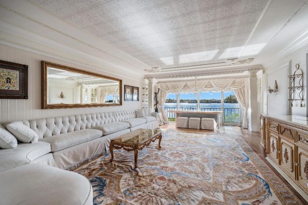 2170 Ibis Isle #8 Palm Beach, FL 33480