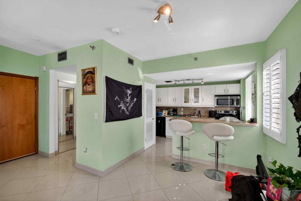 802 Euclid #104 Miami Beach, FL 33139