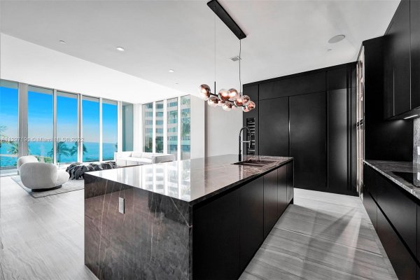 650 NE 32nd St #BH1 Miami, FL 33137