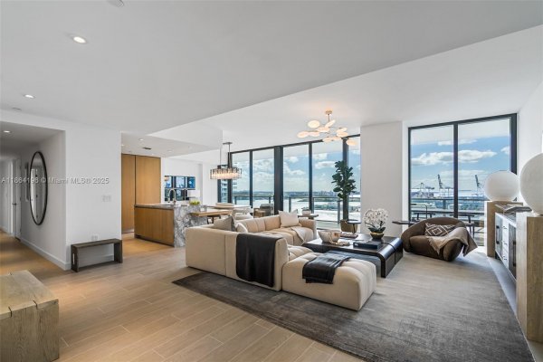 500 Alton Rd #1803 Miami Beach, FL 33139 500 Alton Rd #1803 Miami Beach, FL 33139