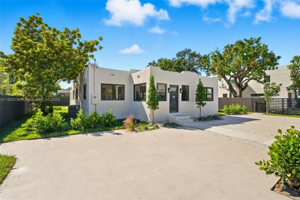 2544 SW 19th St Miami, FL 33145