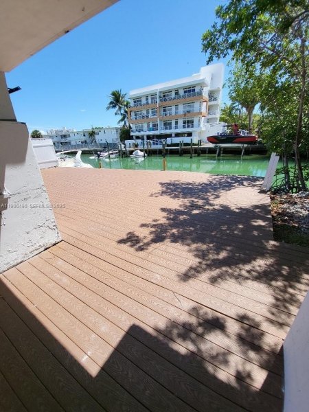 7707 Hawthorne Ave Miami Beach, FL 33141