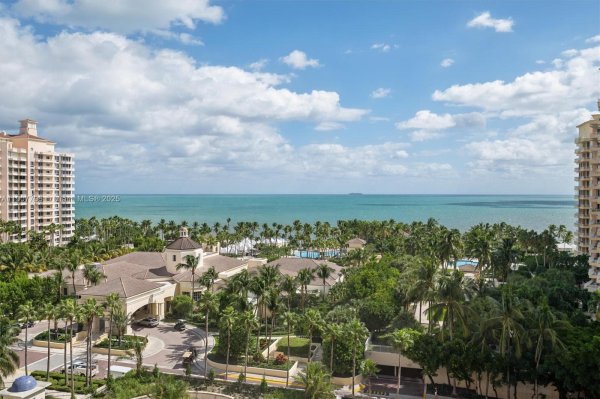 789 Crandon Blvd #1005 Key Biscayne, FL 33149