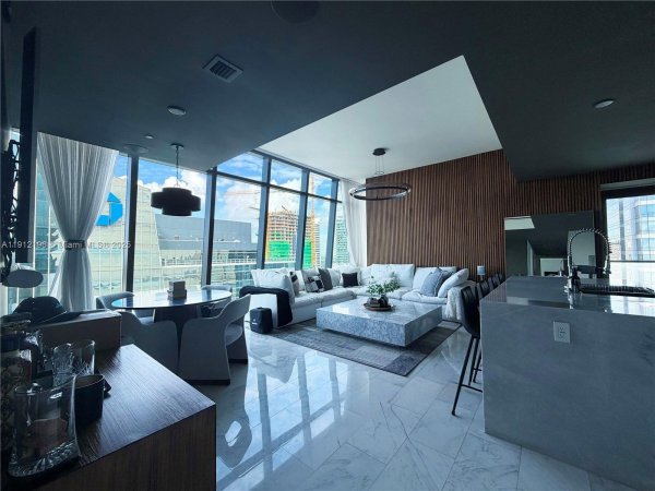 1451 Brickell Ave #4304 Miami, FL 33131