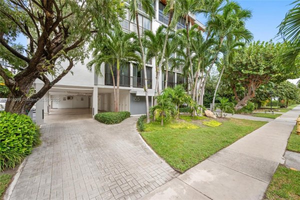 155 Sunrise Dr #4B Key Biscayne, FL 33149