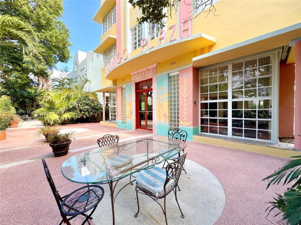 1051 Meridian Ave #1D Miami Beach, FL 33139