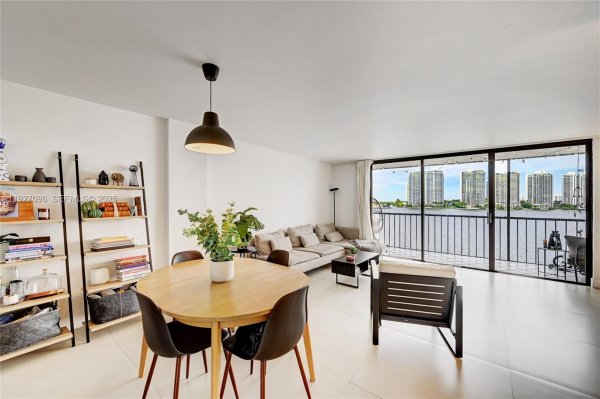 17500 N Bay Rd #S405 Sunny Isles Beach, FL 33160