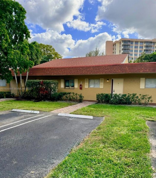 10722 La Placida Dr #9-B3 Coral Springs, FL 33065