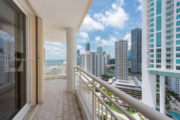 888 Brickell Key Dr #2201 Miami, FL 33131