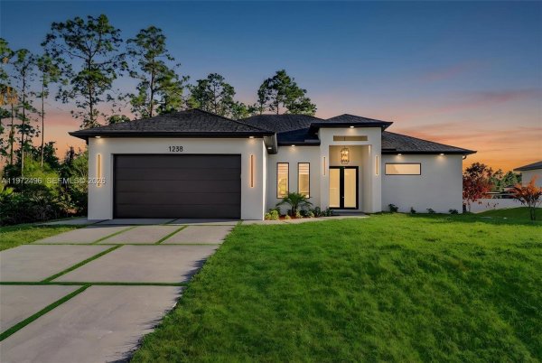 1238 E Celtic St Lehigh Acres, FL 33974