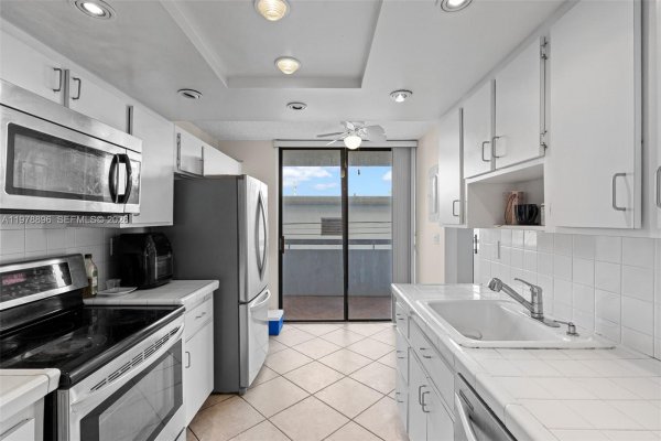 7300 Wayne Ave #217 Miami Beach, FL 33141