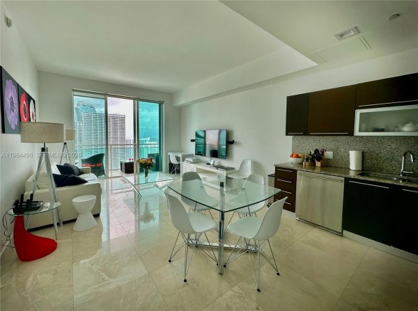 950 Brickell Bay Dr #4708 Miami, FL 33131