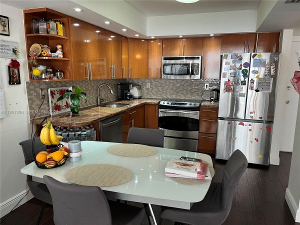 18051 Biscayne Blvd #903 Aventura, FL 33160