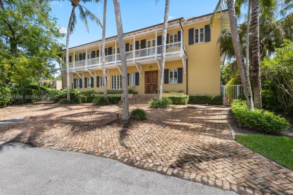 685 Harbor Ln Key Biscayne, FL 33149