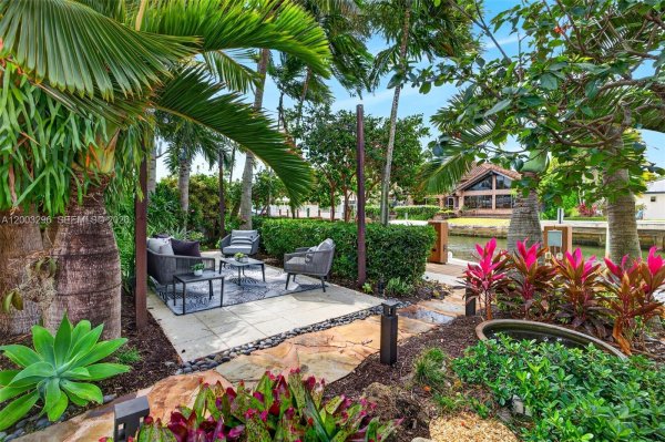 3050 NE 41st St Fort Lauderdale, FL 33308