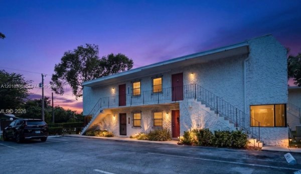 8701 SW 141st St #B4 Palmetto Bay, FL 33176