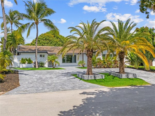 1701 SW 3rd Ave Pompano Beach, FL 33060