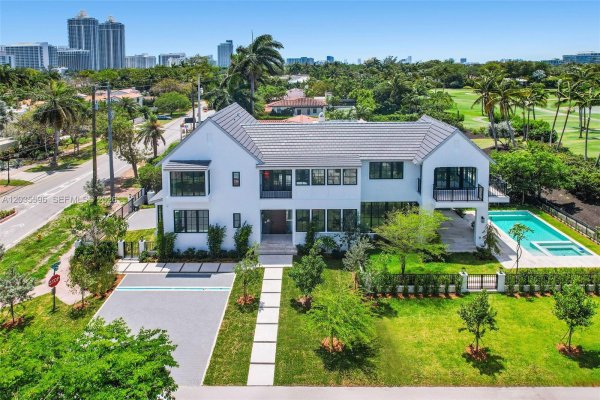 5262 La Gorce Miami Beach, FL 33140