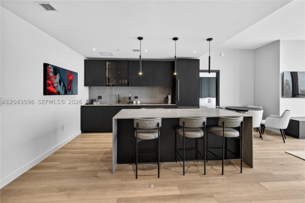 20 NE 11th #4702 Miami, FL 33132
