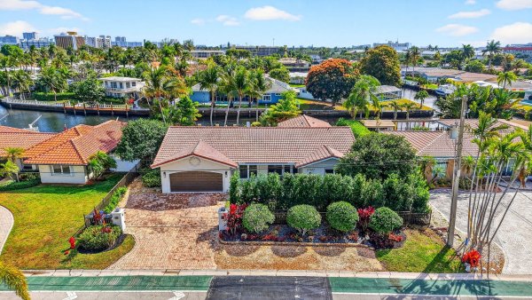 2760 NE 55th Fort Lauderdale, FL 33308