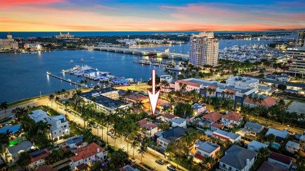 228 9th West Palm Beach, FL 33401