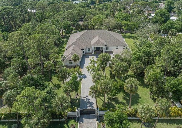 145 24th Vero Beach, FL 32962