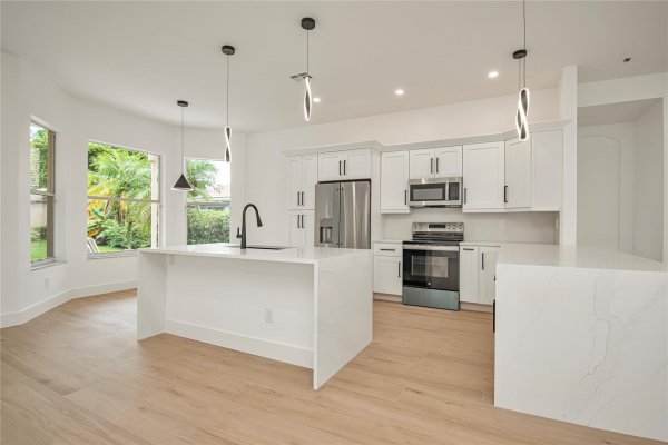 11524 Corazon Boynton Beach, FL 33437