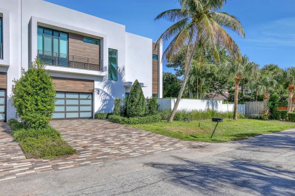 703 NE 5th St Delray Beach, FL 33483