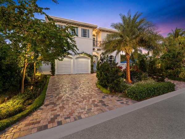 1025 Vista Del Mar Delray Beach, FL 33483