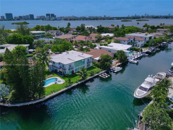 13300 Biscayne Bay Ter North Miami, FL 33181
