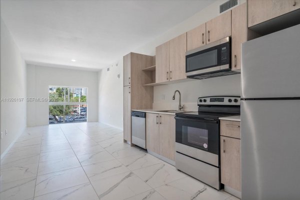 420 SW 7th Ave #205 Miami, FL 33130
