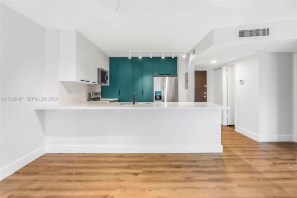 2801 NE 183rd St #315W Aventura, FL 33160
