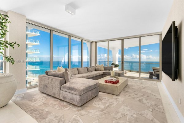 16901 Collins Ave #1605 Sunny Isles Beach, FL 33160