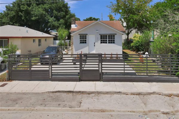 213 NW 34th Ter Miami, FL 33127