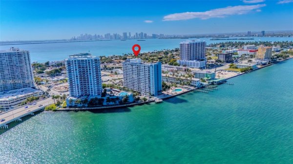 1865 79th St Cswy #11B North Bay Village, FL 33141