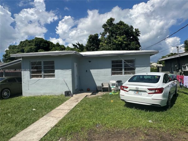 10229 SW 175th St Miami, FL 33157