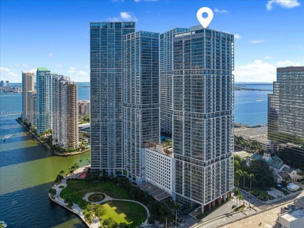 485 Brickell Ave #1807 Miami, FL 33131