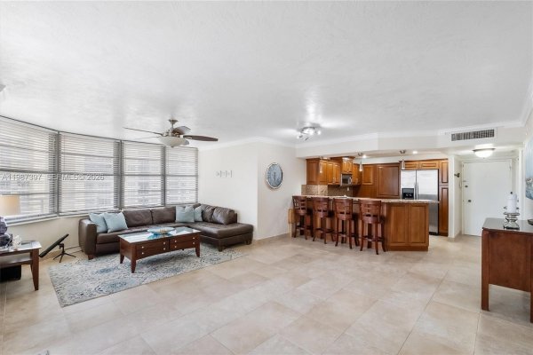 5555 Collins Ave #11A Miami Beach, FL 33140
