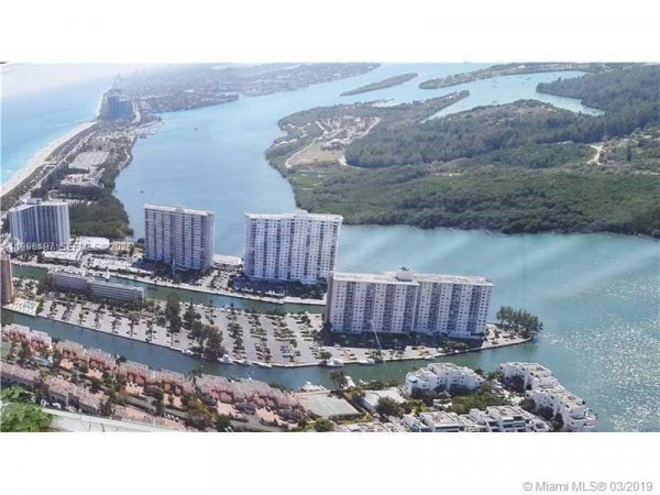 300 Bayview Dr #516 Sunny Isles Beach, FL 33160