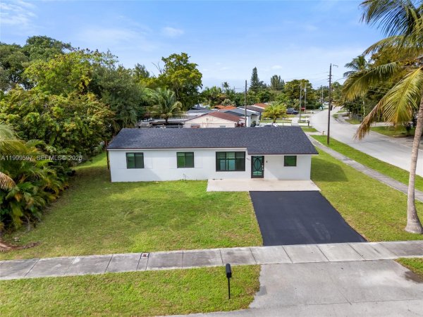 2401 SW 45th Ave Fort Lauderdale, FL 33317