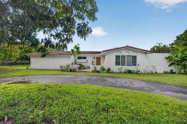 7690 SW 128th St Pinecrest, FL 33156