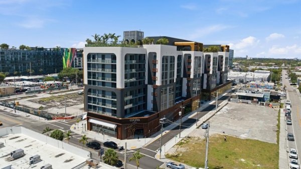 2700 NW 2nd #238 Miami, FL 33127