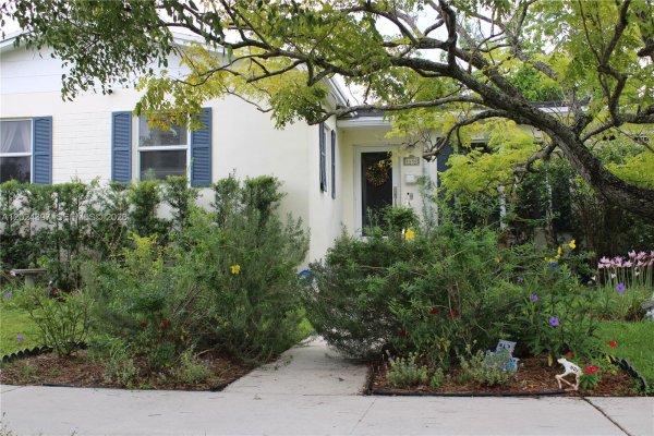 8450 SW 28th St Miami, FL 33155