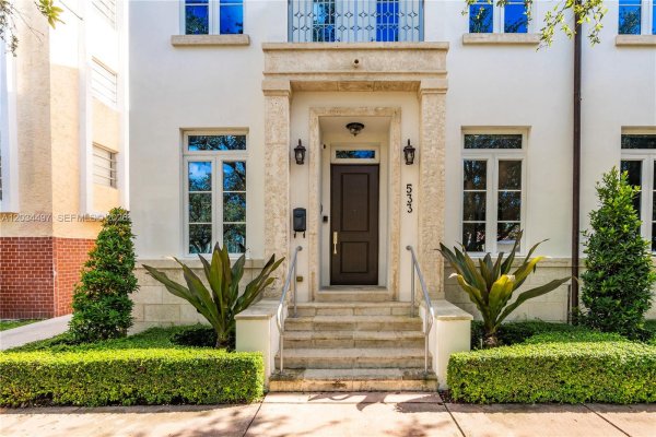 533 Anastasia #533 Coral Gables, FL 33134