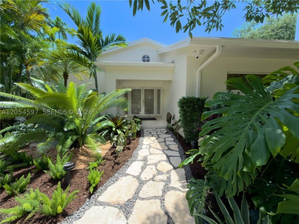 11450 SW 92nd Ct Miami, FL 33176