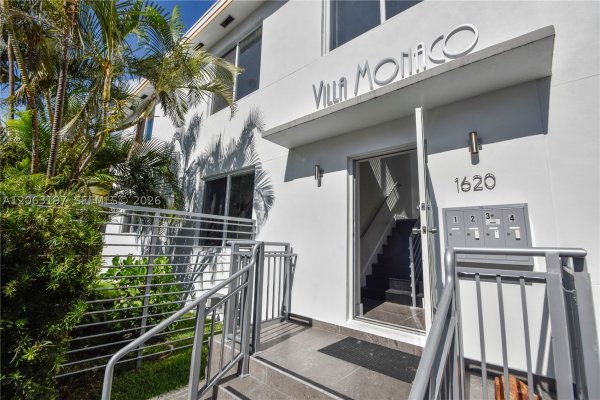 1620 Bay Rd Miami Beach, FL 33139