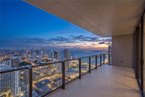 20 NE 11th St #6101 Miami, FL 33132
