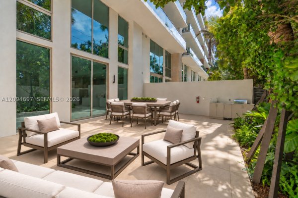 2200 Brickell Ave #GV09 Miami, FL 33143