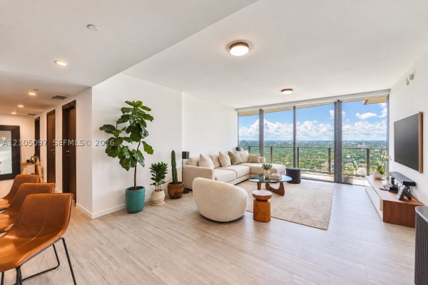 1000 Brickell Plz #4706 Miami, FL 33131