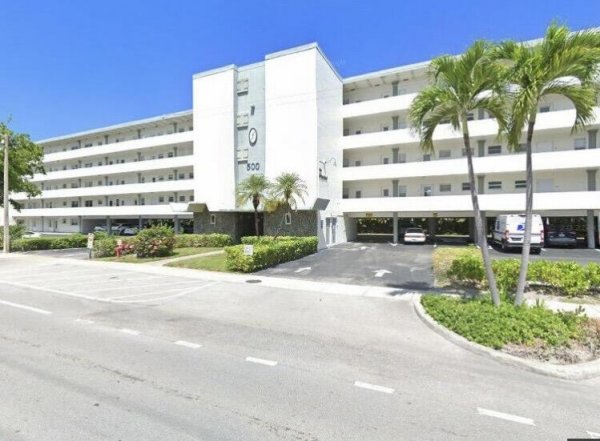 500 NE 14th #404 Hallandale Beach, FL 33009